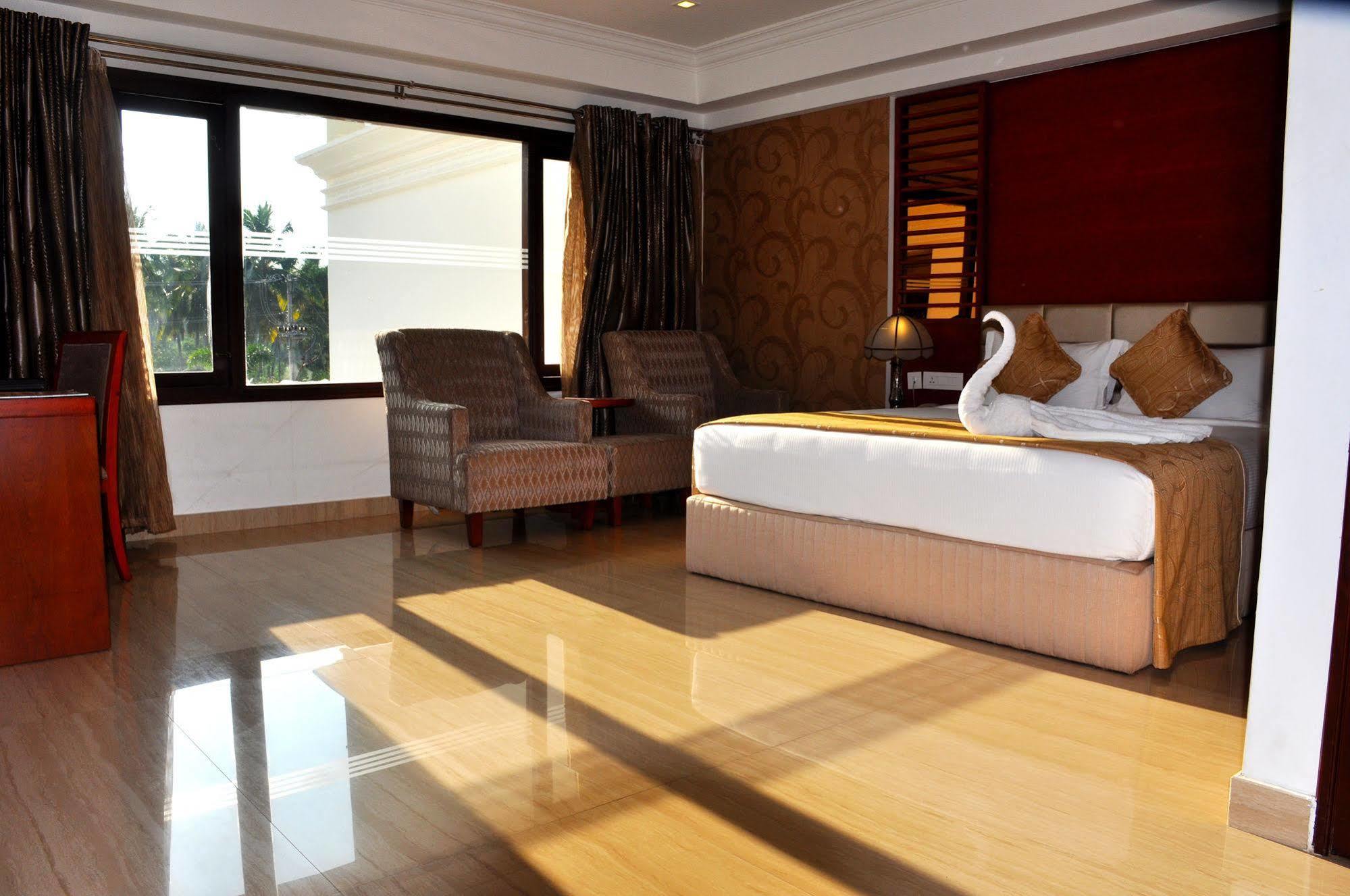 Lake Palace Trivandrum Vettutura Exteriér fotografie