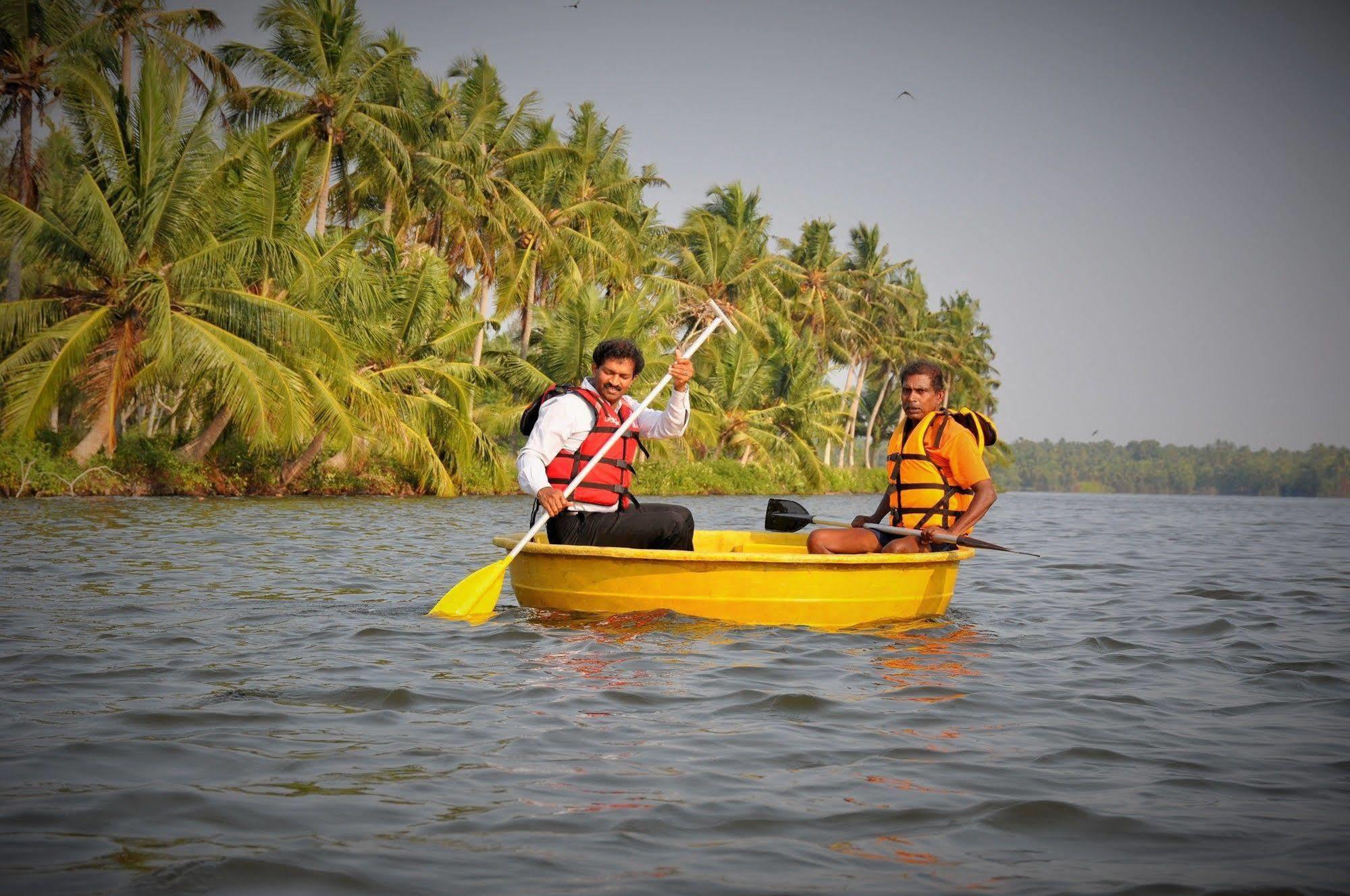 Lake Palace Trivandrum Vettutura Exteriér fotografie