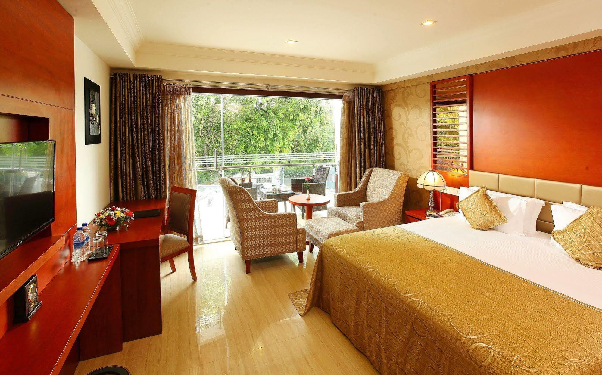 Lake Palace Trivandrum Vettutura Exteriér fotografie